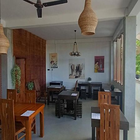 Yasis Surf Lodge Mirissa Extérieur photo