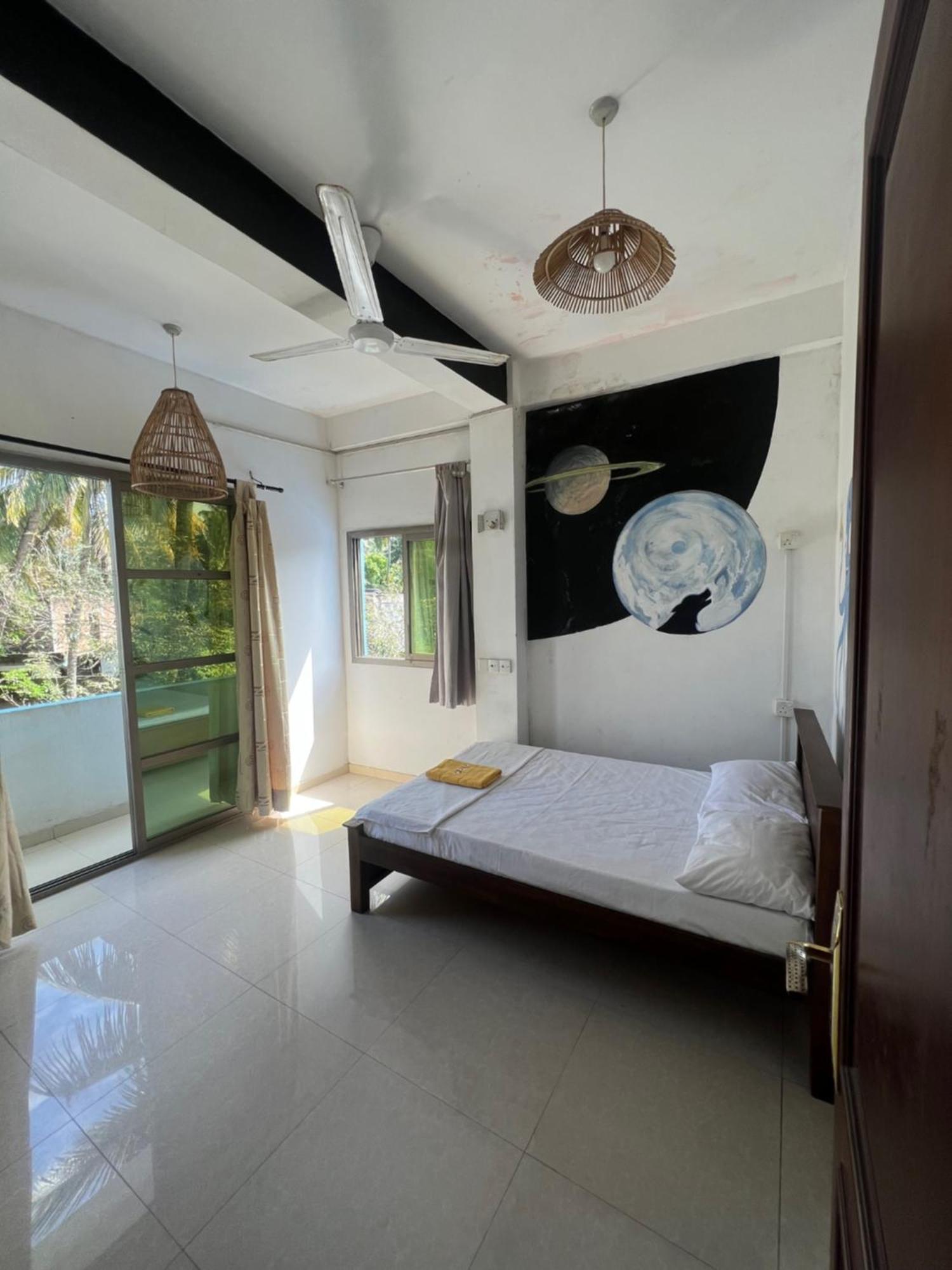 Yasis Surf Lodge Mirissa Extérieur photo