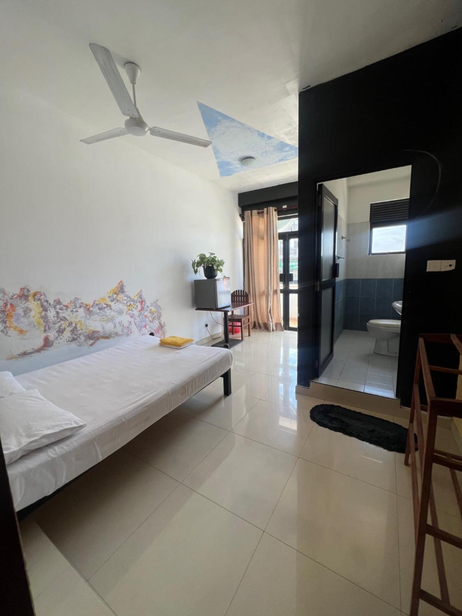 Yasis Surf Lodge Mirissa Extérieur photo